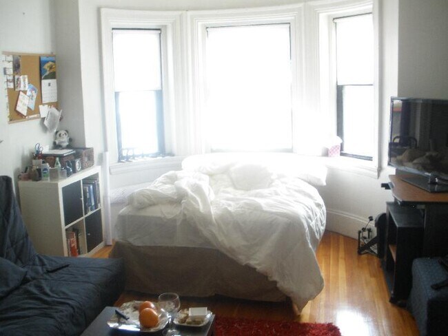 Foto del edificio - 533 Newbury St