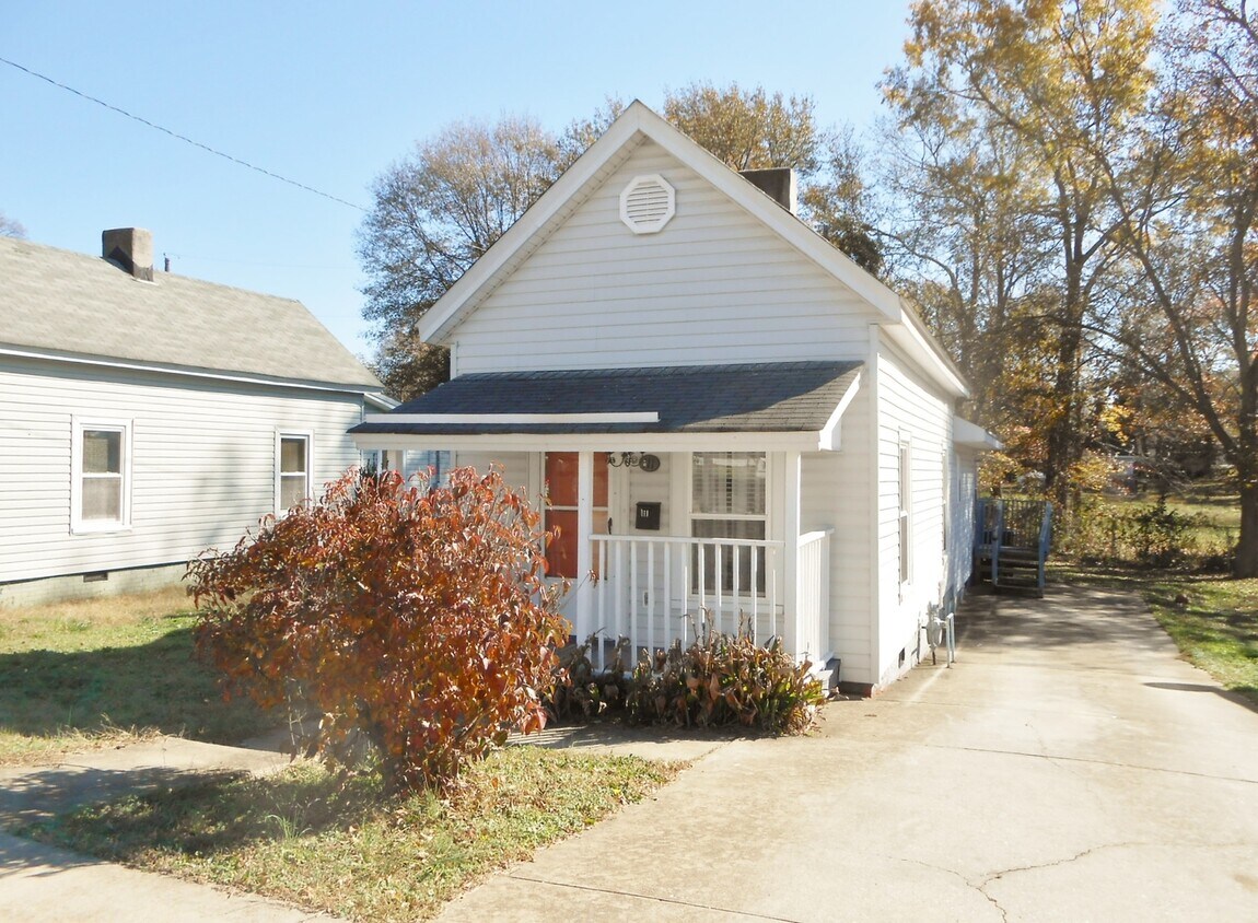 Primary Photo - 1 Bedroom 1 Bath Home in Fountain Inn