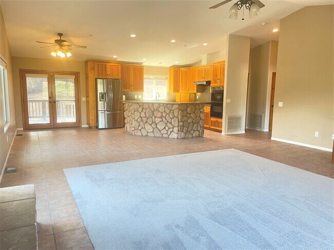 Foto del edificio - Views Galore from this Harbison Canyon Home!