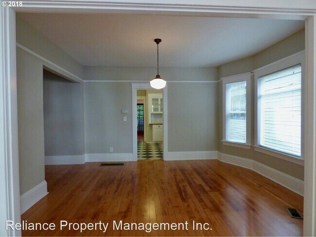 Foto del edificio - 2912-2918 SE Belmont St