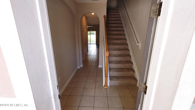 Building Photo - 5976 Pavilion Dr