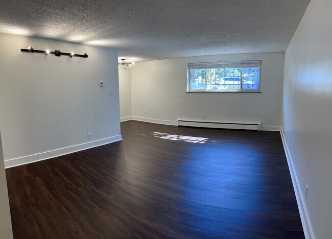 Foto del edificio - 1243 N Washington St