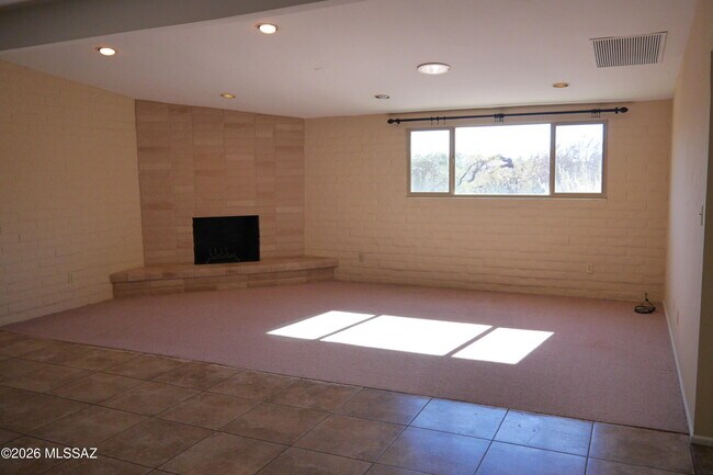 Building Photo - 6510 N Camino Arturo