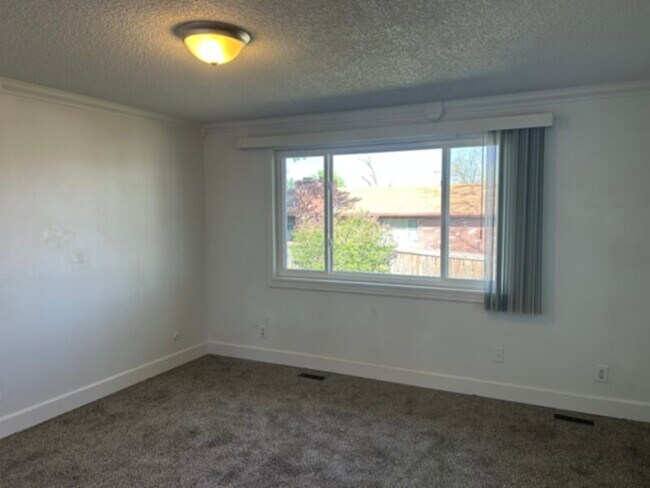 Photo - Denver Tri-level with finished basement House