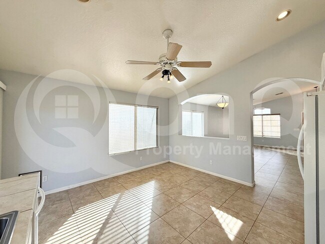 Building Photo - 474 W San Remo St