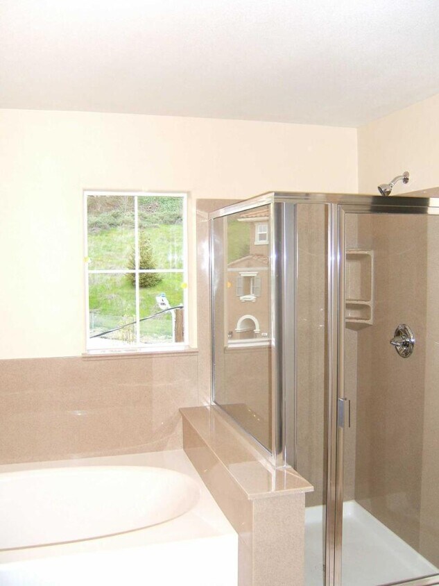 Foto principal - 811 Batista Dr