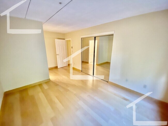 Building Photo - Unique Coolidge Corner Condo