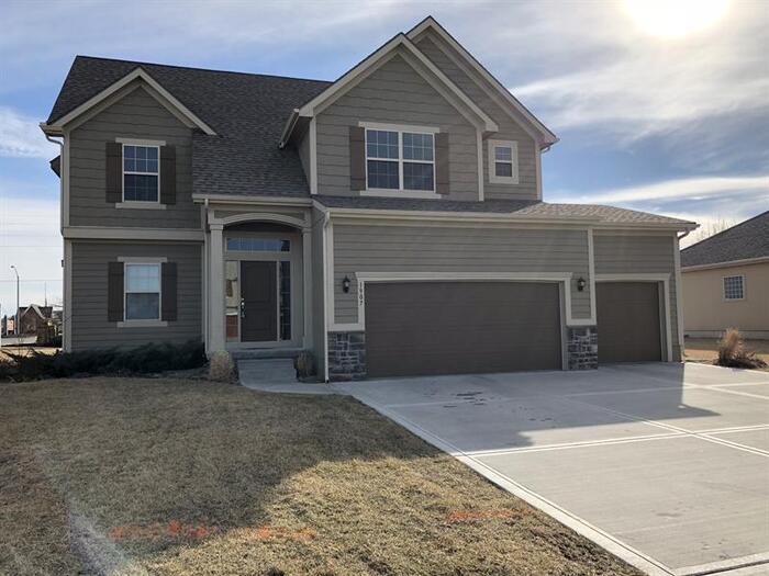 Primary Photo - 1907 Sequoia Dr, Raymore, MO, 64083