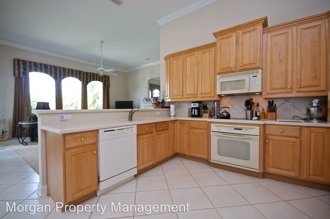 Building Photo - 14661 Marsh View Dr
