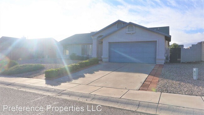 Building Photo - 3 br, 2 bath House - 2490 Golden Eagle Dr