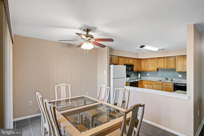 Building Photo - 842 Dewees Pl