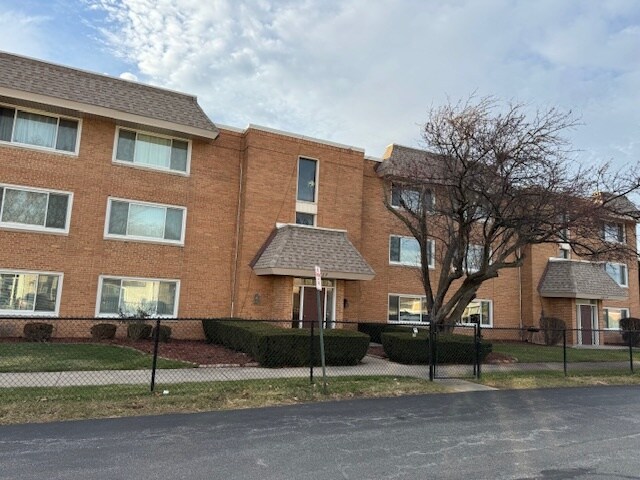 Foto del edificio - 3817 W 123rd St