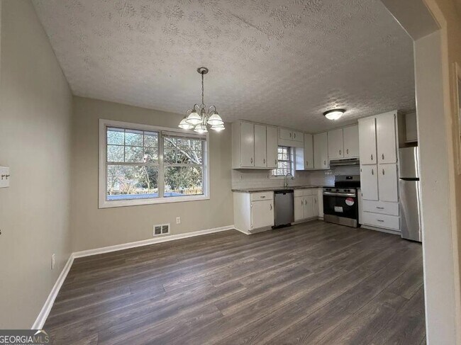 Building Photo - 7016 Adel Ln