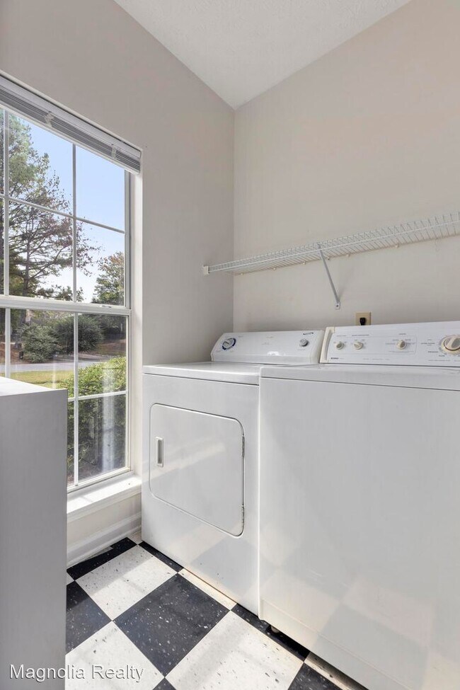 Foto del edificio - 2 br, 2 bath House - 1097 Drew Ln