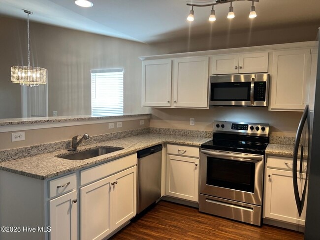 Building Photo - 1405 Judith Dr SE