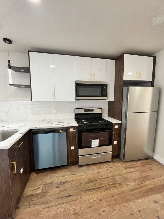 131 Hancock Ave 1R - 132 Hancock Ave