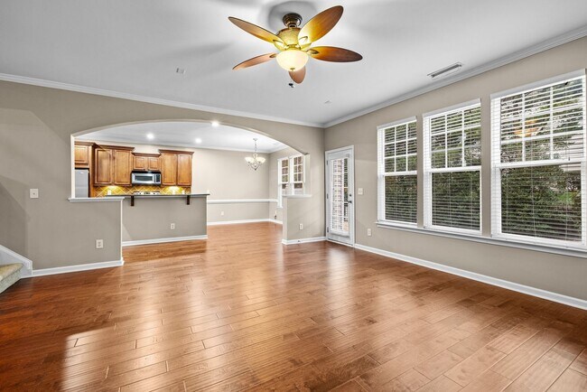 Foto del edificio - Spacious 4 Bedroom Townhouse in Cary!