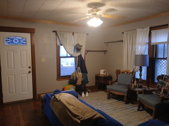 Foto del edificio - 1106 W Hempstead Ave