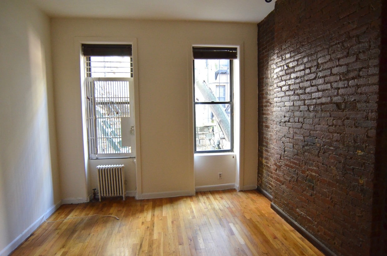 Primary Photo - 93 Clinton St