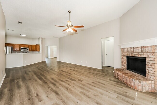 Foto del edificio - 8551 Stetson Dr
