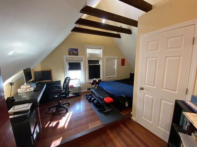 Foto del edificio - 381 Highland Ave