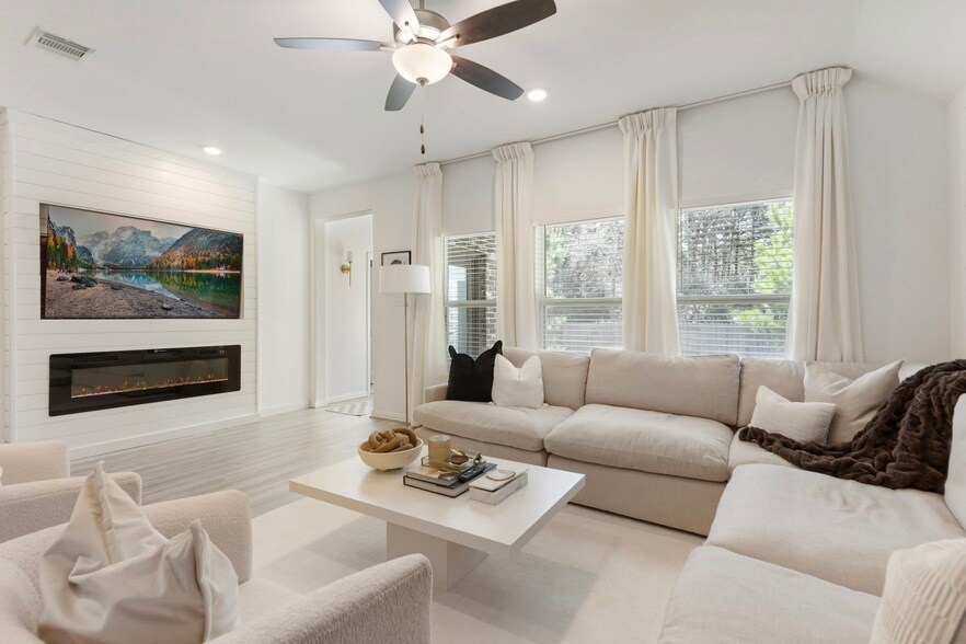 Foto principal - 845 Spruce Pine Dr