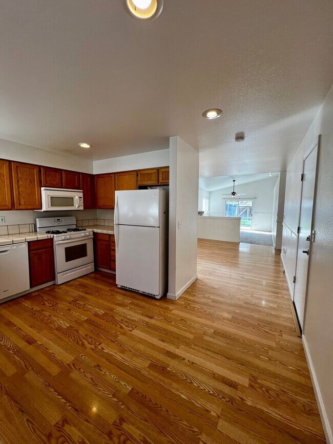 Foto del edificio - 5214 Palo Alto Cir