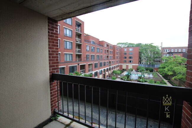 Foto del edificio - 85 Brainerd Rd