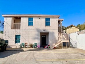 Building Photo - 2704 San Agustin Ave