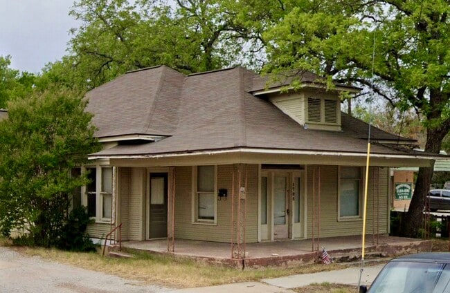 Building Photo - 1705 Austin Ave