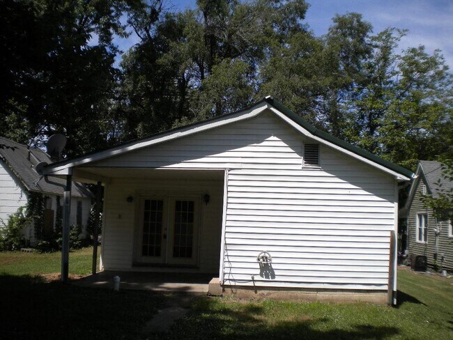 Building Photo - 414 North Engineer