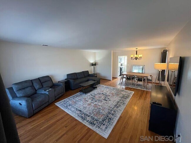 Foto del edificio - 6779 Rosefield Dr