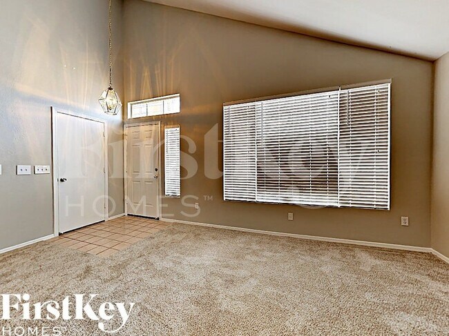 Building Photo - 7323 E Navarro Ave