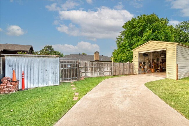 Foto del edificio - 1304 Lynnwood Dr