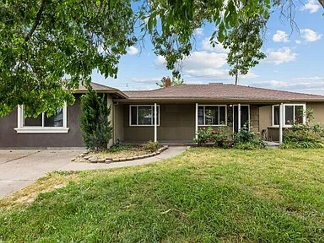 Foto del edificio - 6457 Larry Way
