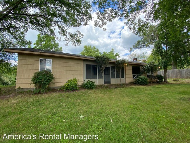 Foto del edificio - 3 br, 1 bath House - 128 Mobile Ave