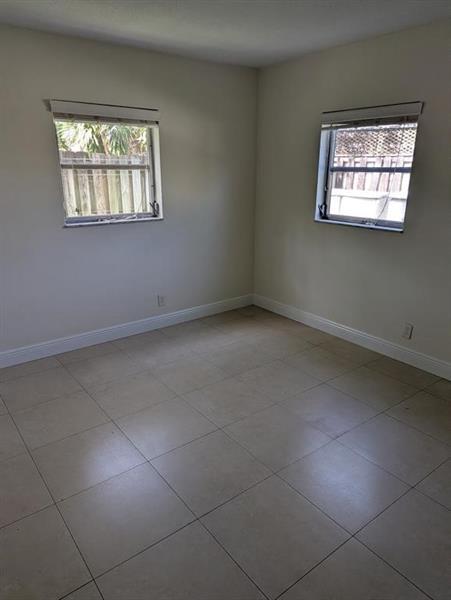 Foto del edificio - 5220 NE 14th Way