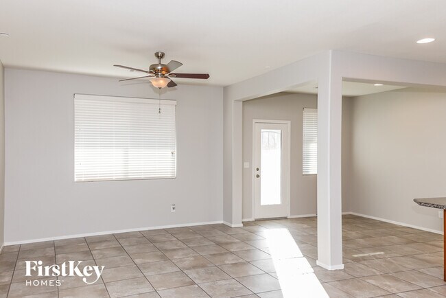 Building Photo - 1056 Water Cove St
