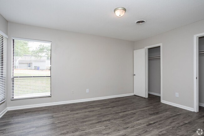 Foto del interior - Beautiful setting for your newly renovated 2 bedroom home