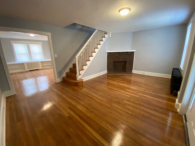 Foto del edificio - 556 Parker Ave