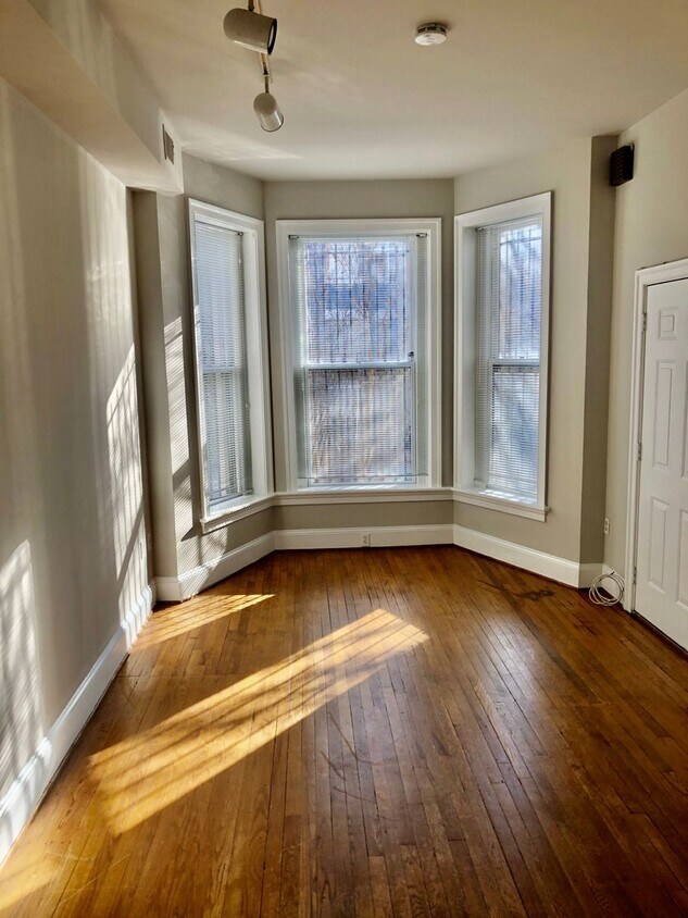 Photo - 1755 Church St NW