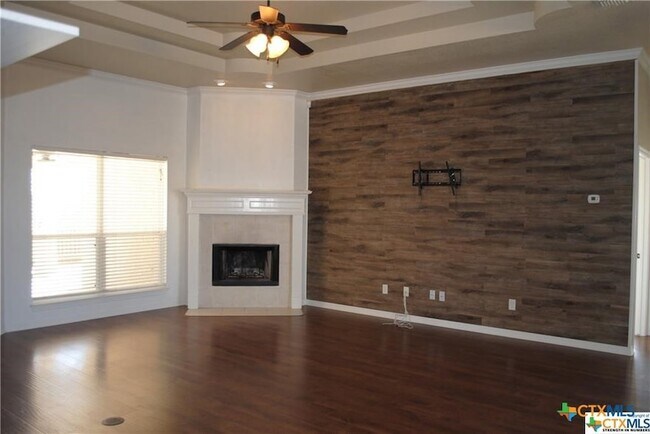 Foto del edificio - 1415 Loving Trl