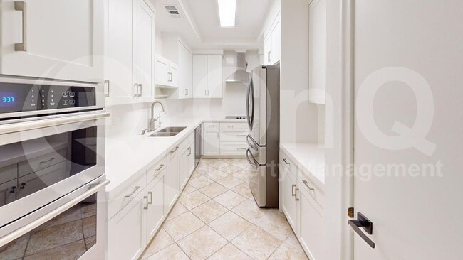 Photo - 3018 Stonehenge Ln House