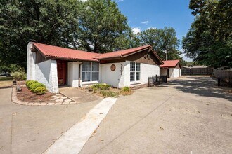 Building Photo - 2807 Hendricks Blvd