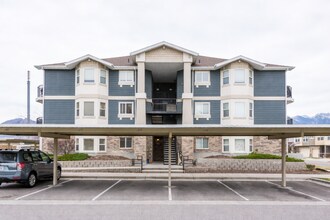 Building Photo - 56 E Resaca Dr