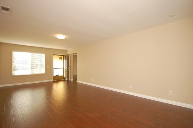 Building Photo - Cozy 2 Bed 1 Bath in the Peacock Hills 55+...