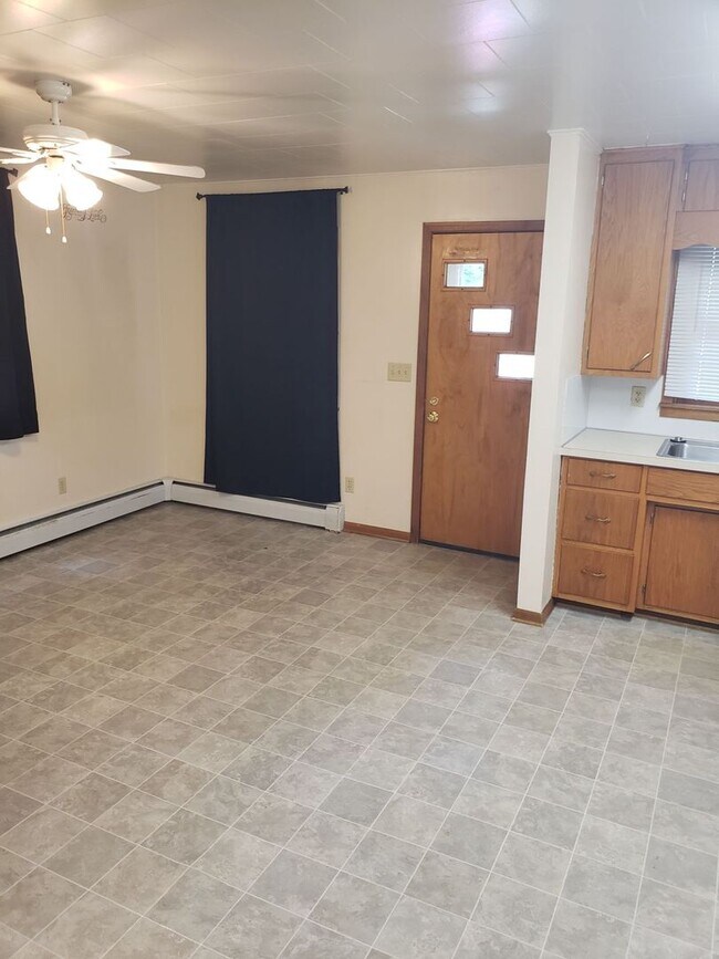 Building Photo - Spacious 3-Bedroom Home | Small-Town Living | Pet Friendly