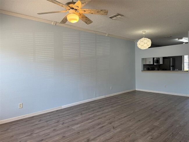 Foto del edificio - 412 Countryside Key Blvd