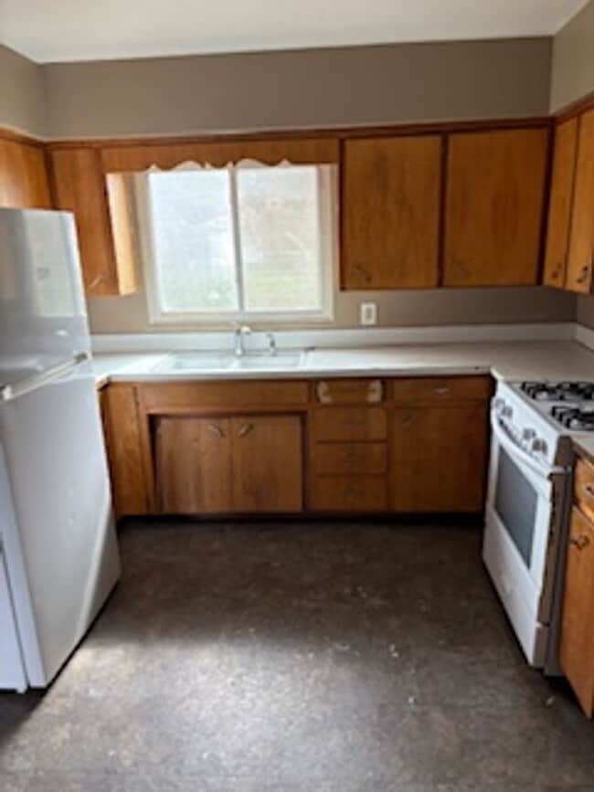 Building Photo - 225 Miriam Dr