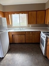 Building Photo - 225 Miriam Dr
